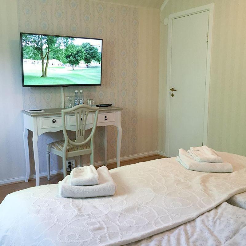 Herrgards Hotell Gyllene Haesten Västervik Esterno foto