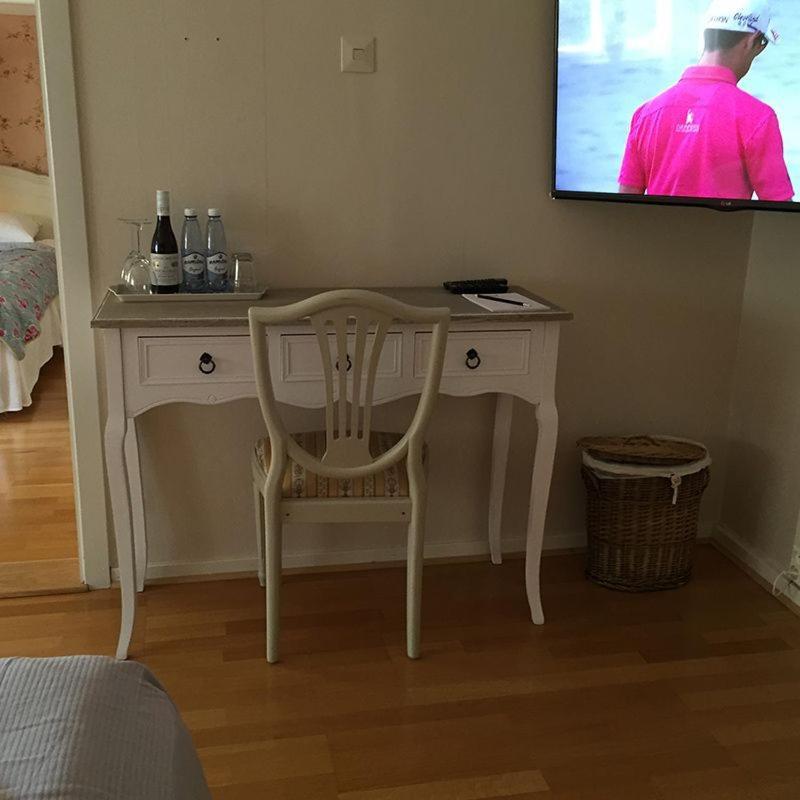 Herrgards Hotell Gyllene Haesten Västervik Esterno foto