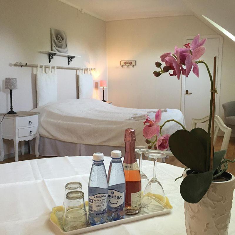 Herrgards Hotell Gyllene Haesten Västervik Esterno foto