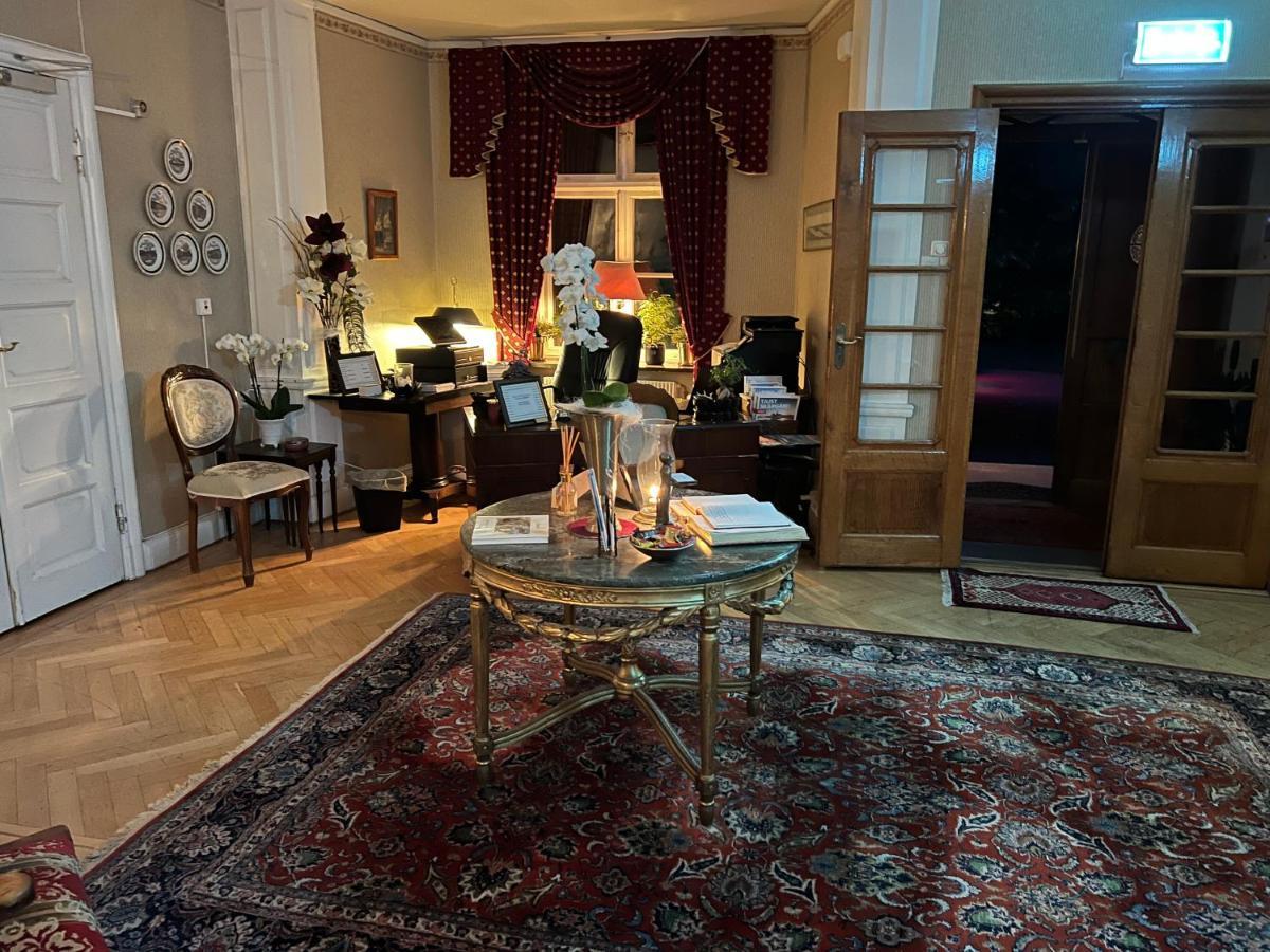 Herrgards Hotell Gyllene Haesten Västervik Esterno foto